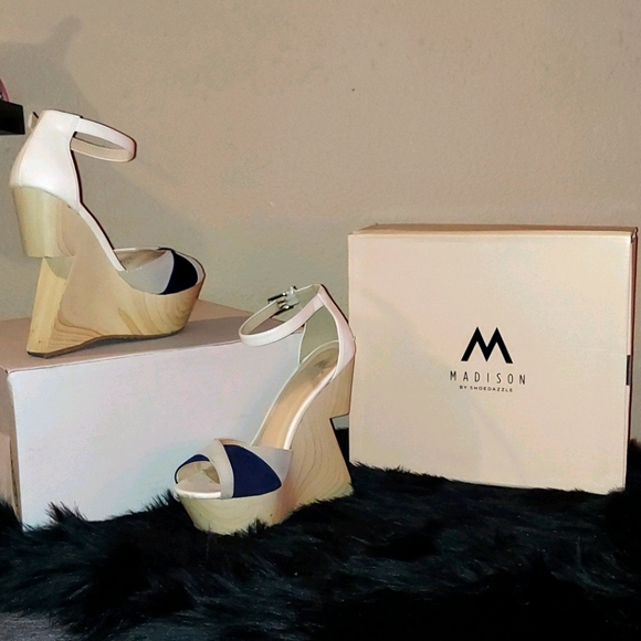 Shoes - Madison Wedges🌞